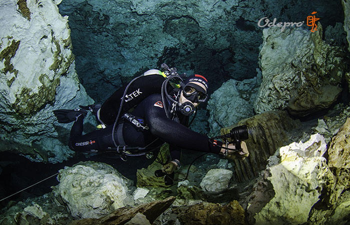 caving diving