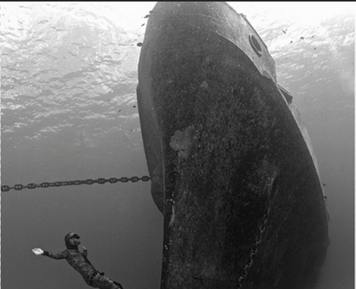 underwater wreck